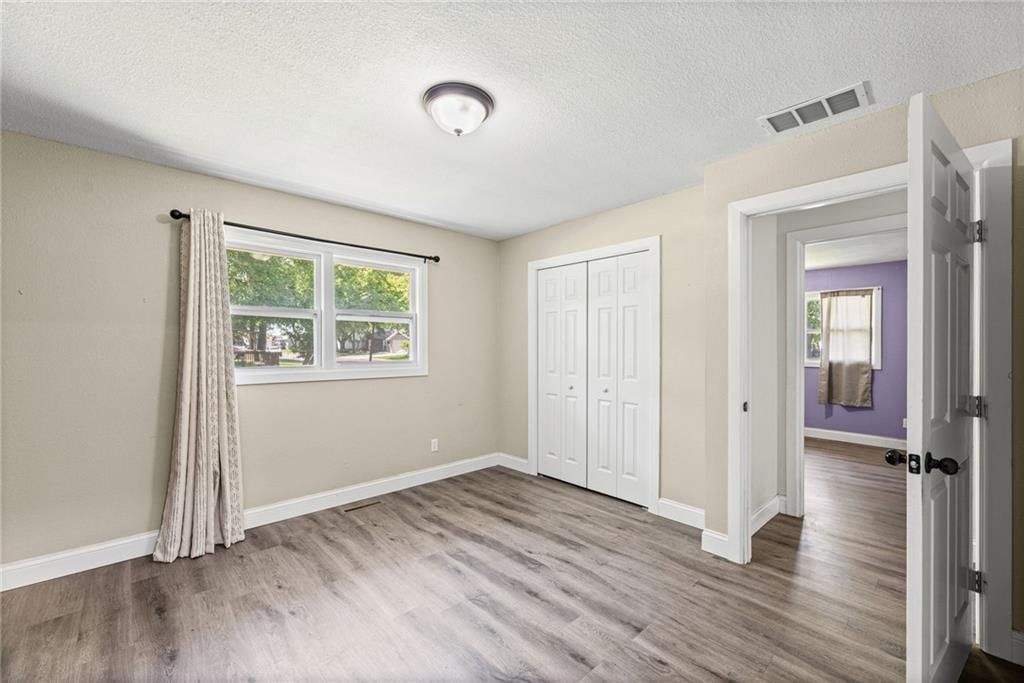 123 W Douglas Street — photo 22