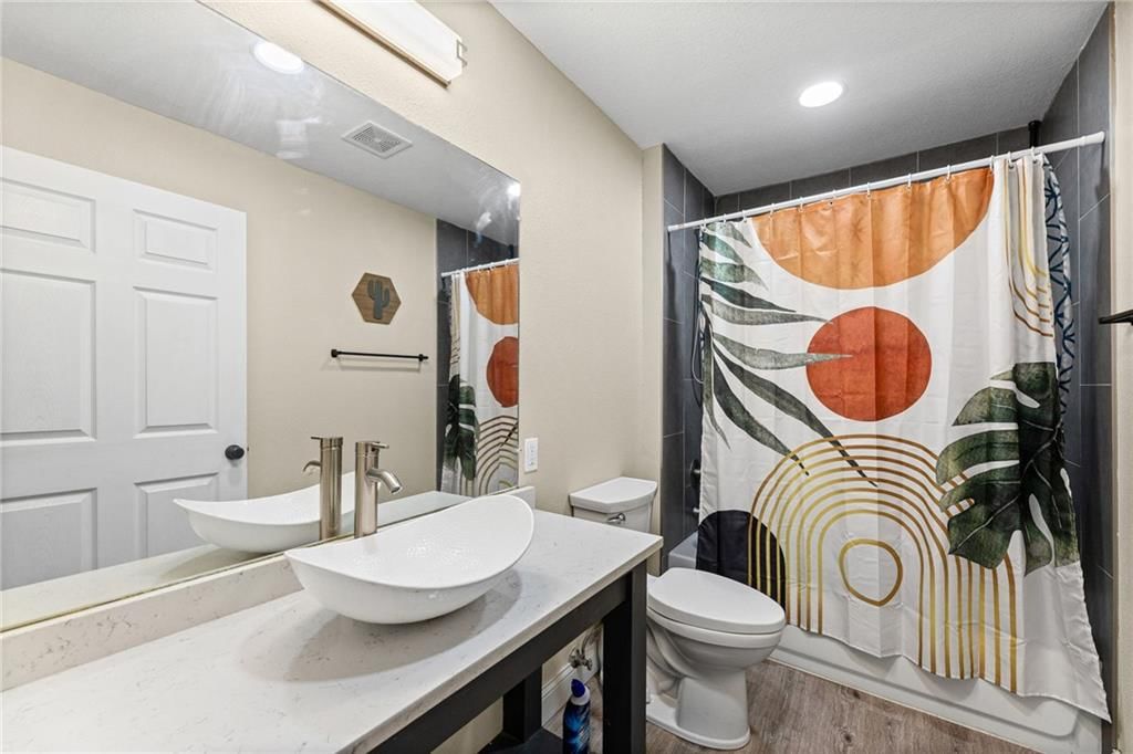 123 W Douglas Street — photo 24