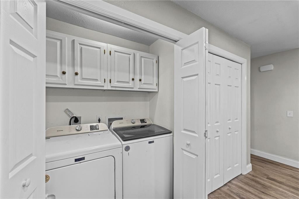 123 W Douglas Street — photo 25