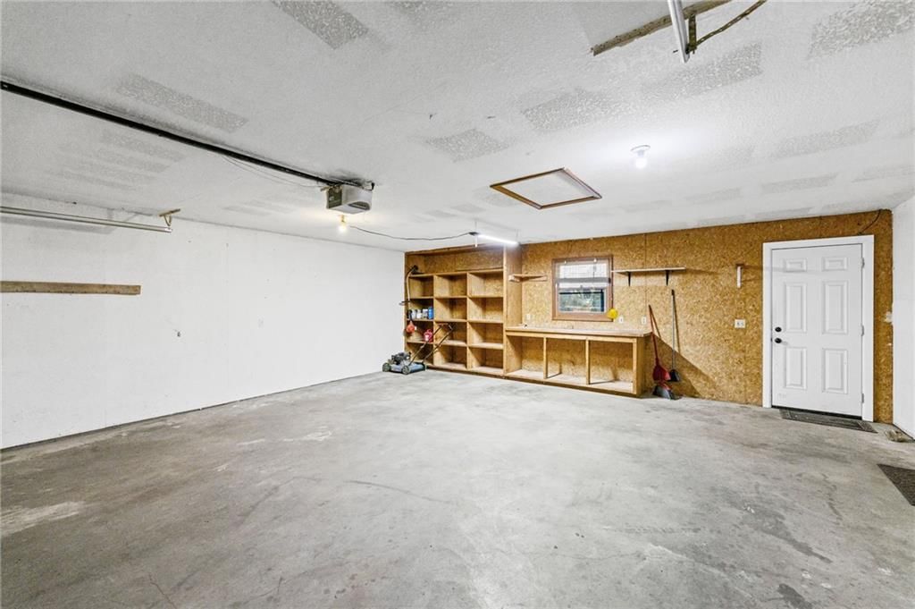 123 W Douglas Street — photo 27