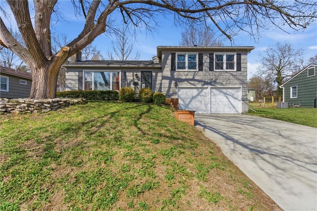 5710 W 100th Terrace, Overland Park, KS