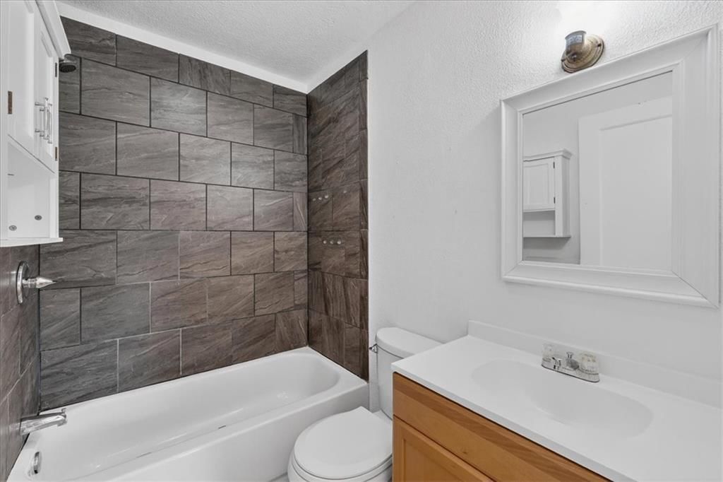 7256 Hasbrook Avenue — photo 7