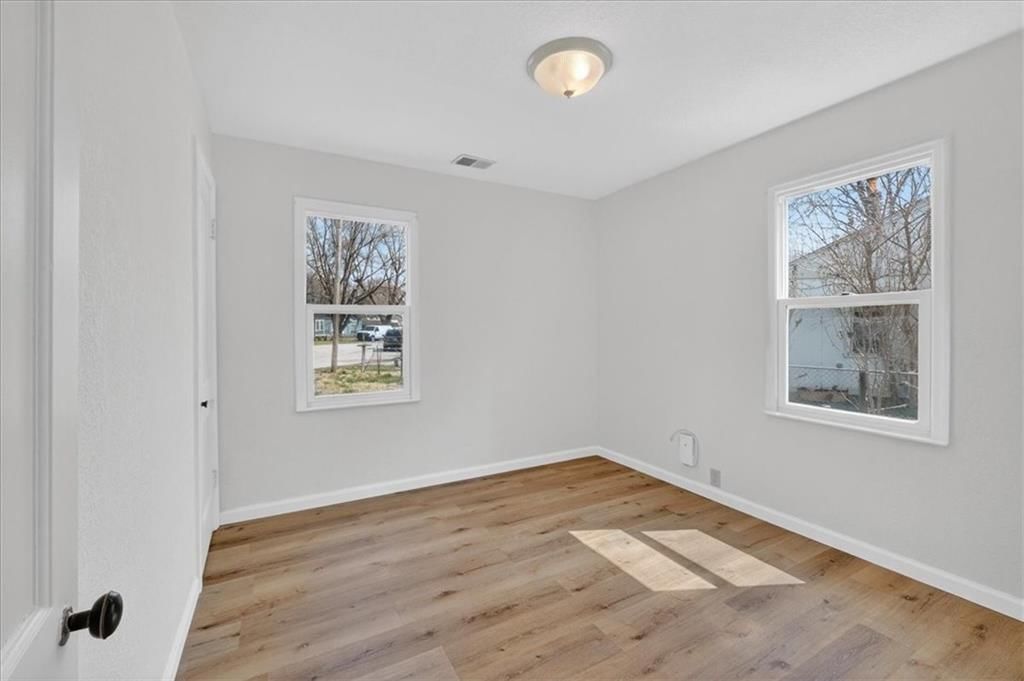 7256 Hasbrook Avenue — photo 8