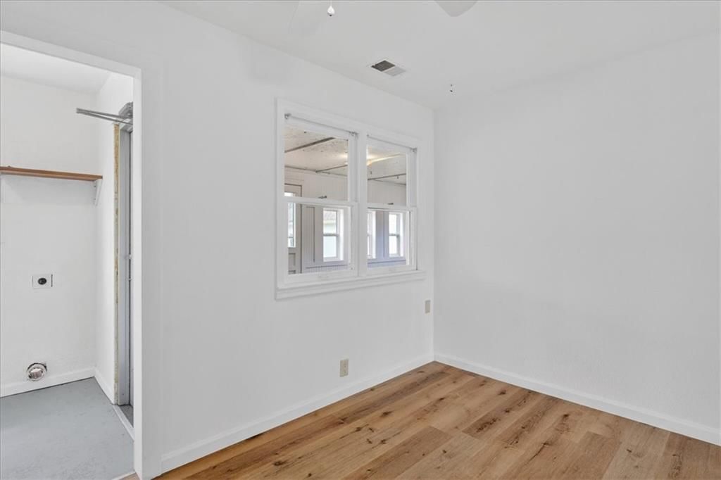 7256 Hasbrook Avenue — photo 11