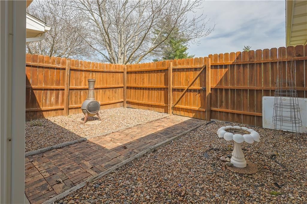 2303 Lynn Road — photo 27