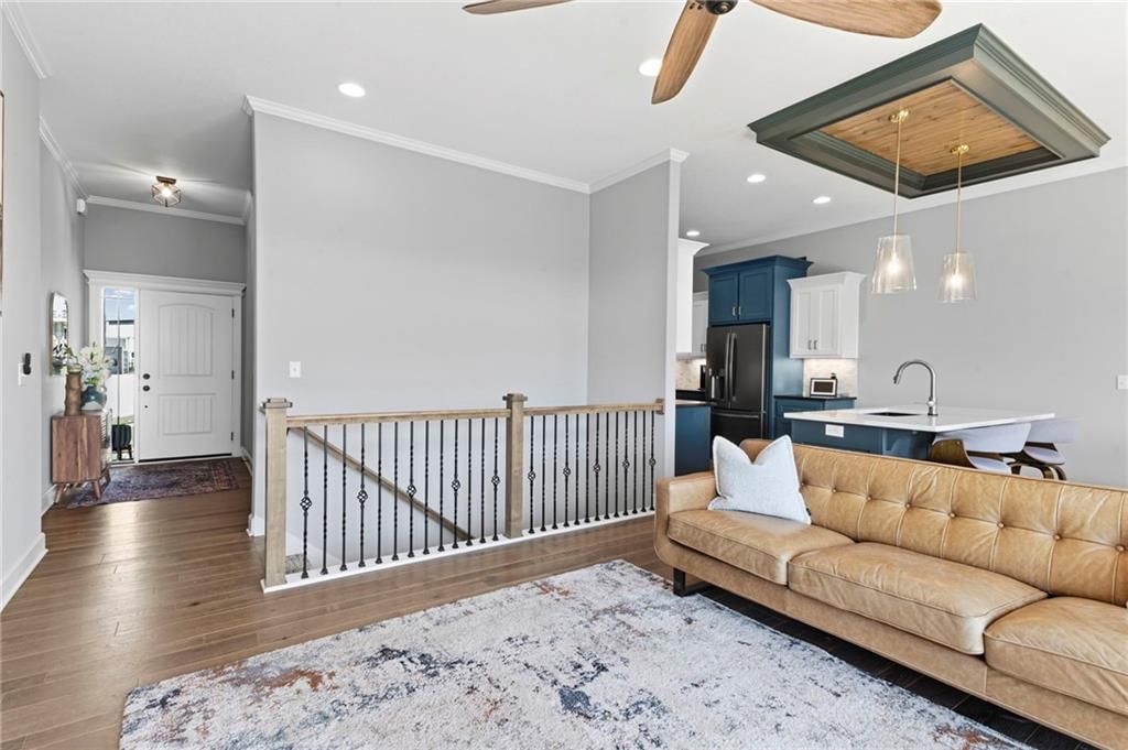 7425 NW Douglas Court — photo 3