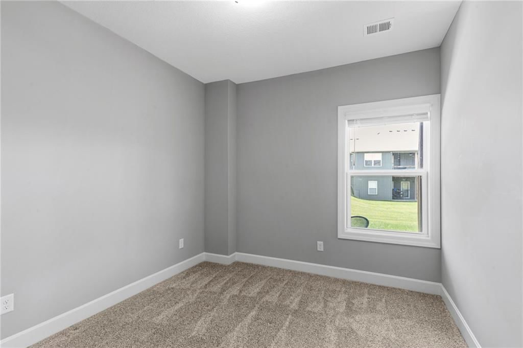 7425 NW Douglas Court — photo 26