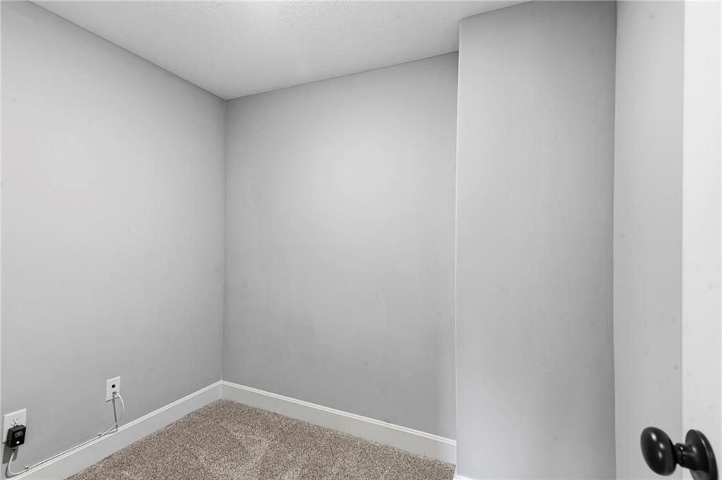 7425 NW Douglas Court — photo 31