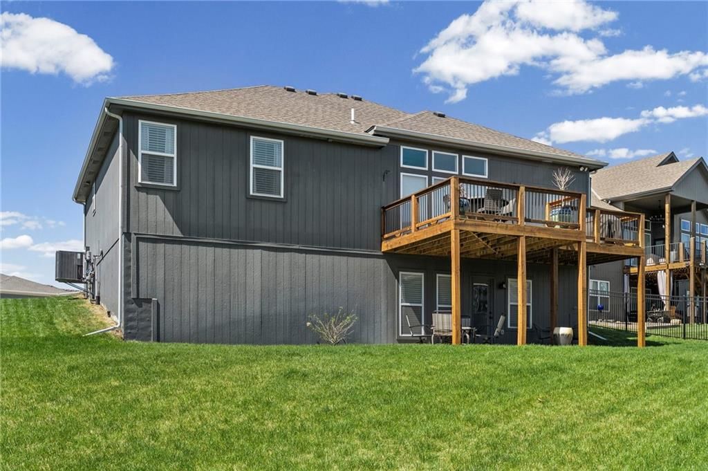 7425 NW Douglas Court — photo 34