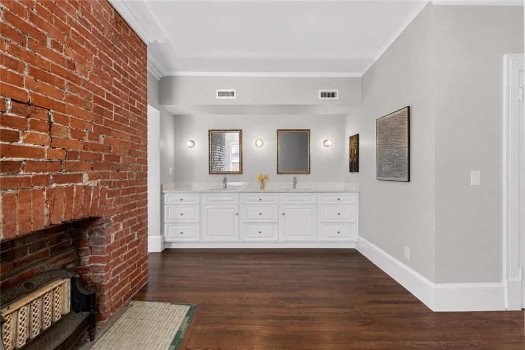 1734 Jefferson Street — photo 42