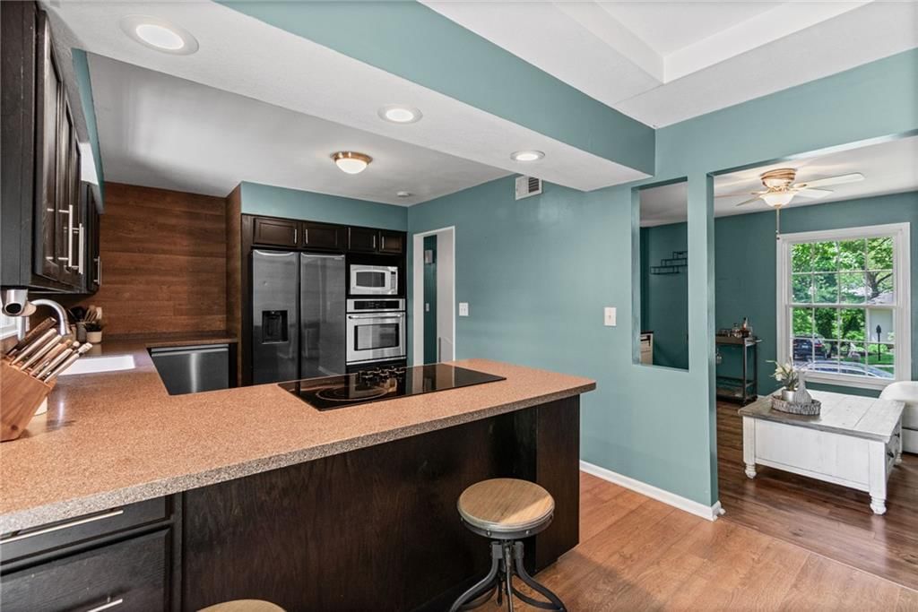 6817 NW Pleasant View Drive — photo 5