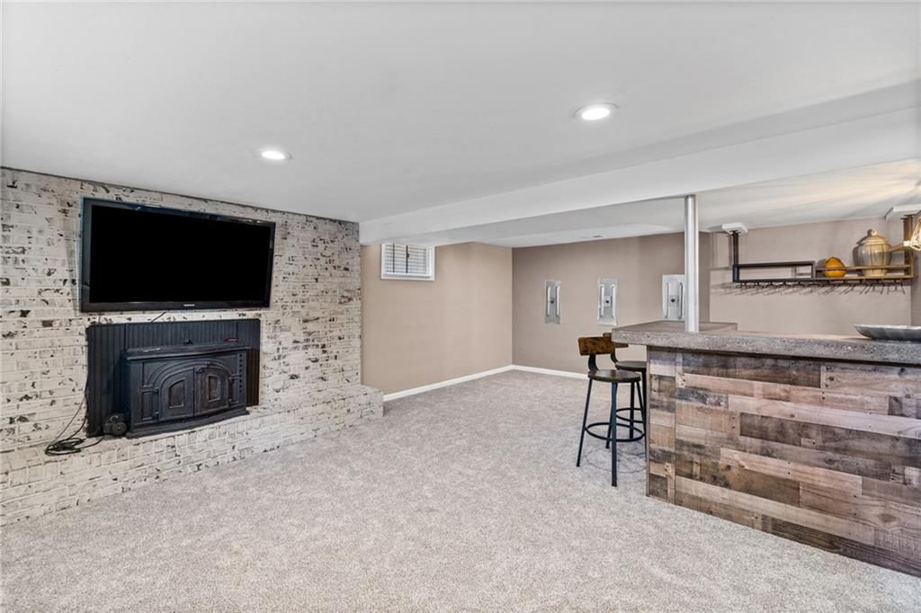 6817 NW Pleasant View Drive — photo 12