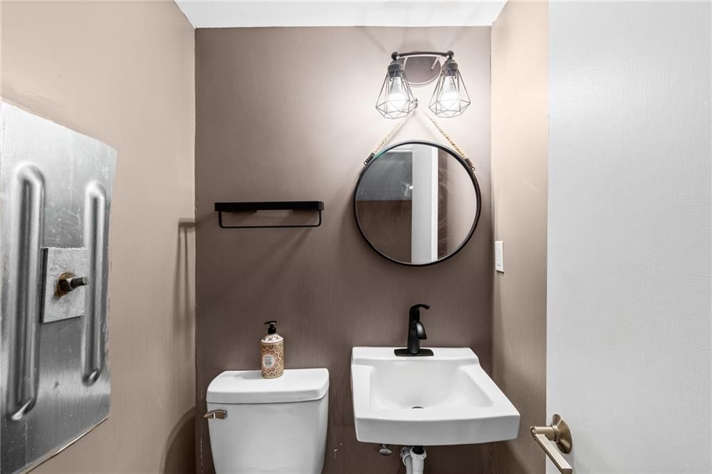 6817 NW Pleasant View Drive — photo 14
