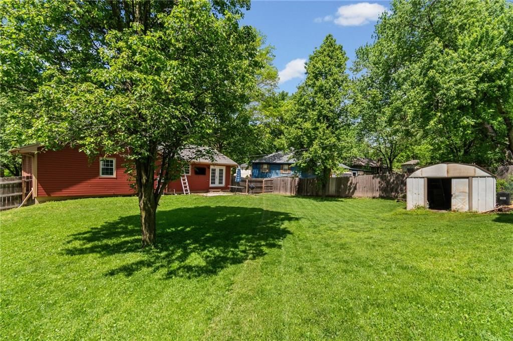 6817 NW Pleasant View Drive — photo 15