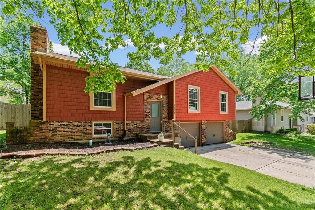 6817 NW Pleasant View Drive — photo 17