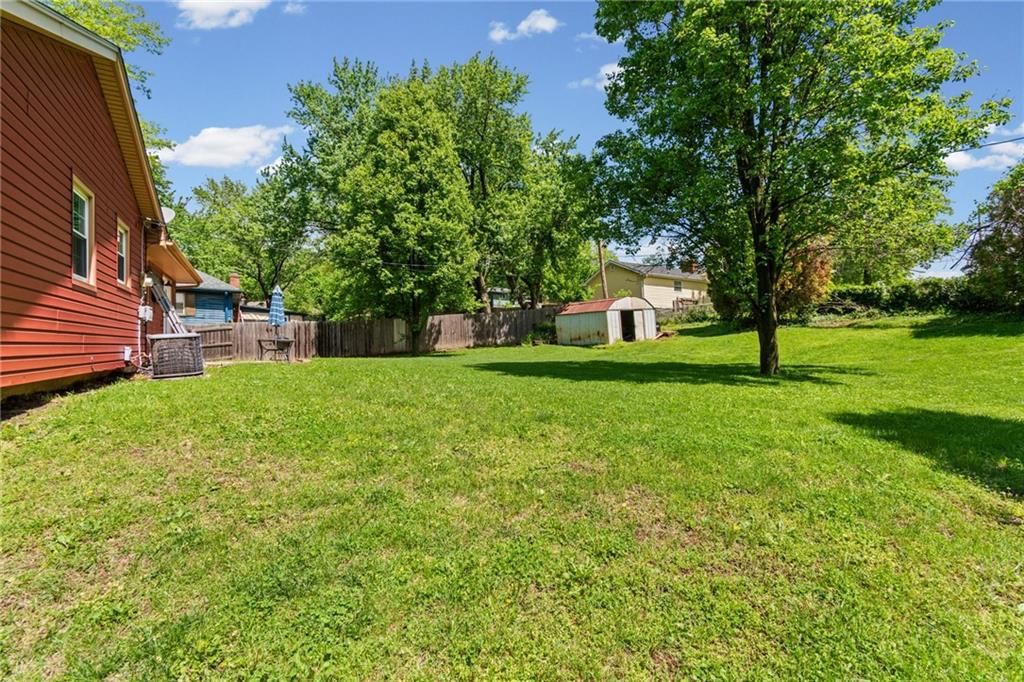 6817 NW Pleasant View Drive — photo 26