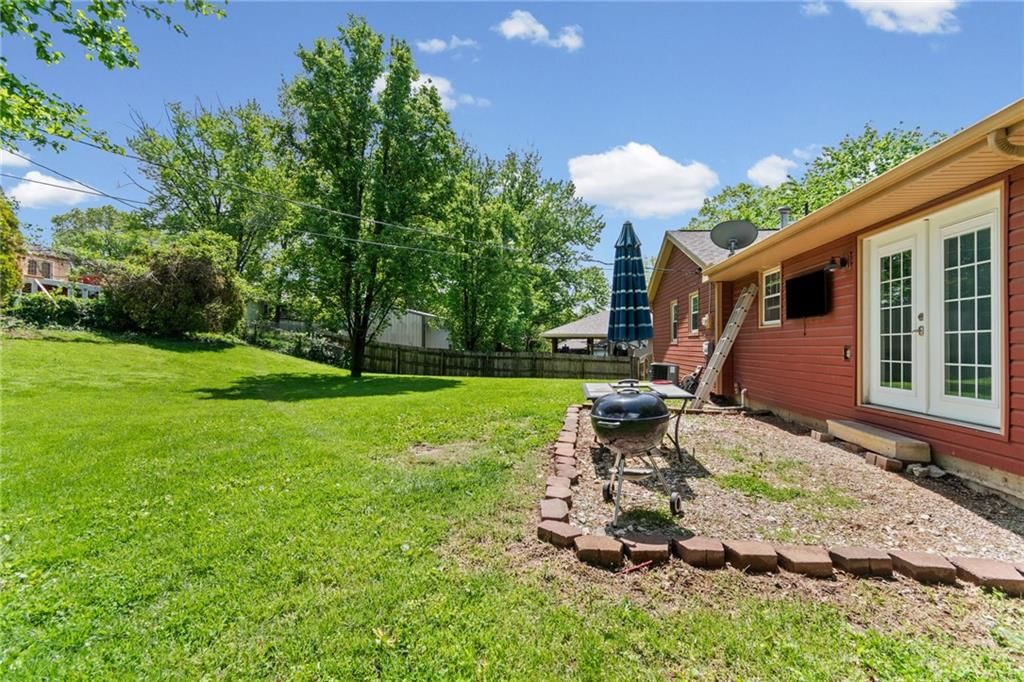 6817 NW Pleasant View Drive — photo 28