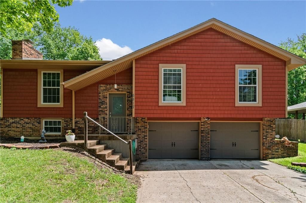 6817 NW Pleasant View Drive — photo 30