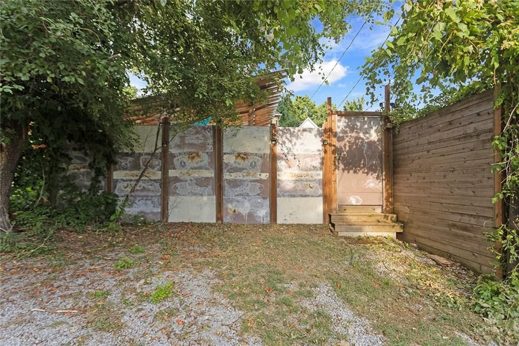 2322 Holly Street — photo 22
