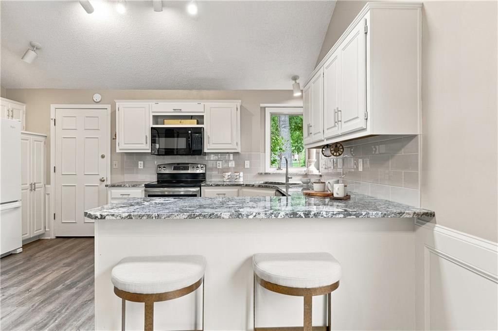 12025 Hemlock Street — photo 12
