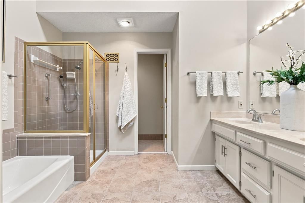 12025 Hemlock Street — photo 20