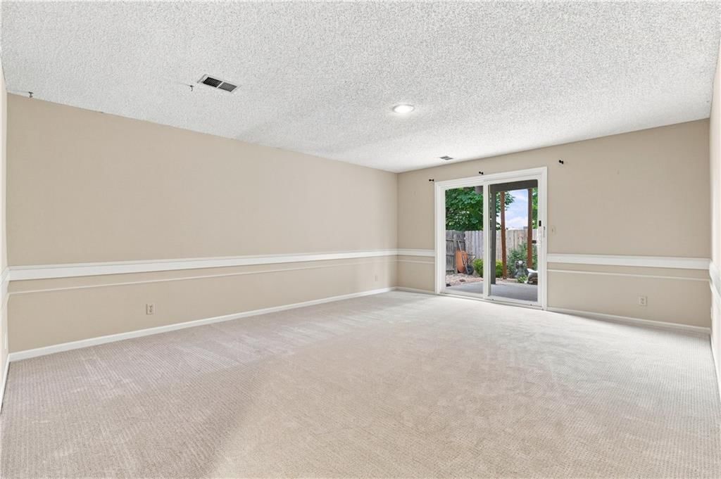 12025 Hemlock Street — photo 24