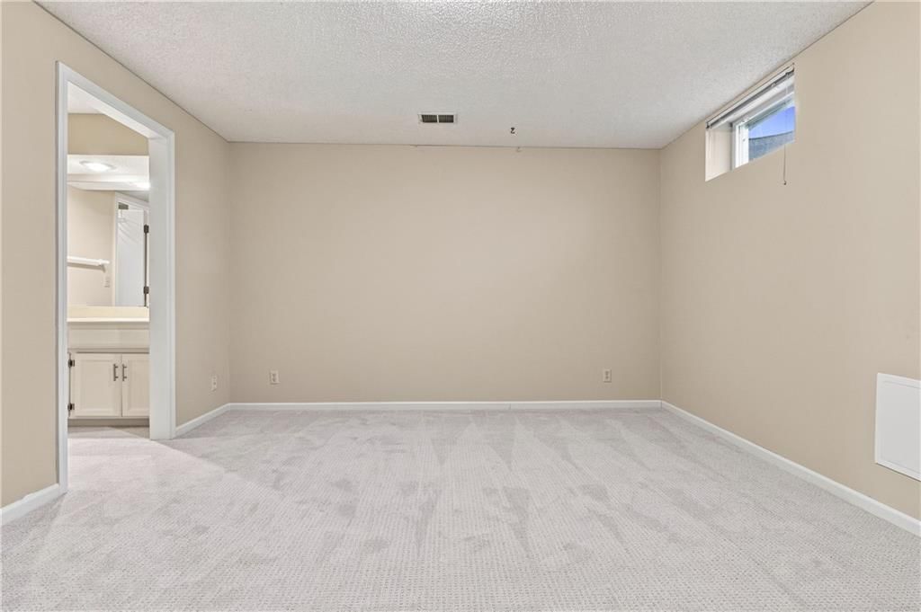 12025 Hemlock Street — photo 28
