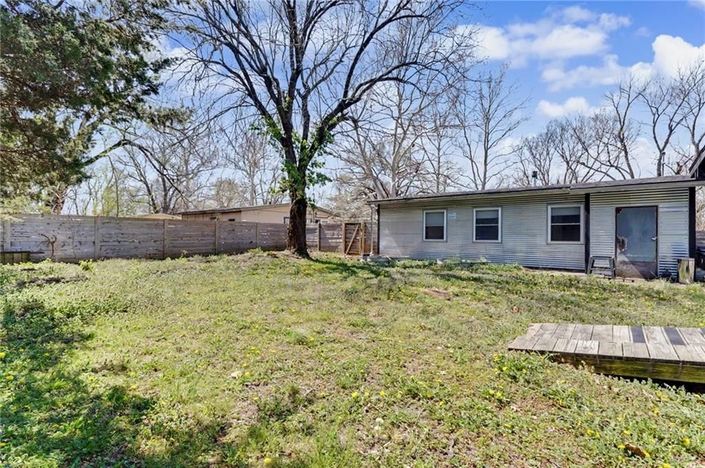 1516 Powers Street — photo 22