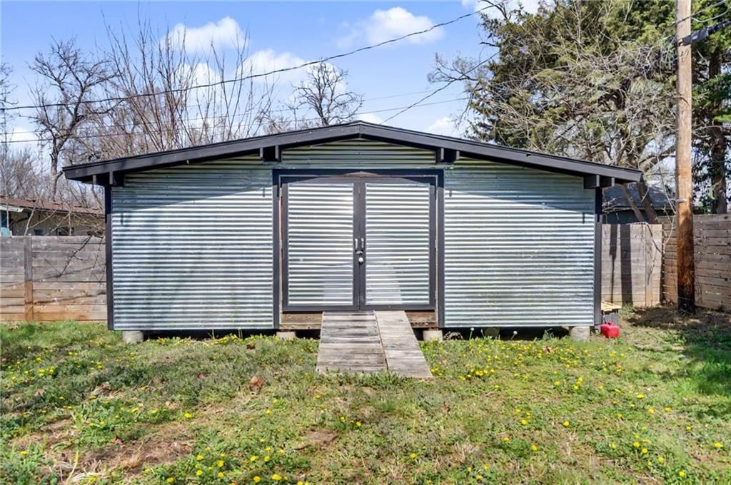 1516 Powers Street — photo 23