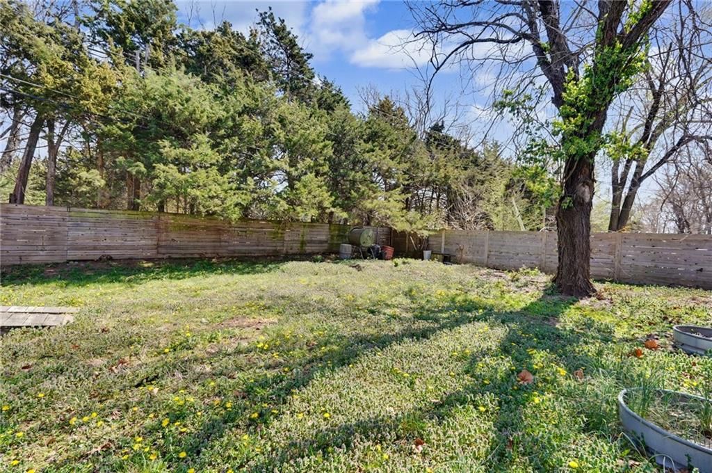 1516 Powers Street — photo 24