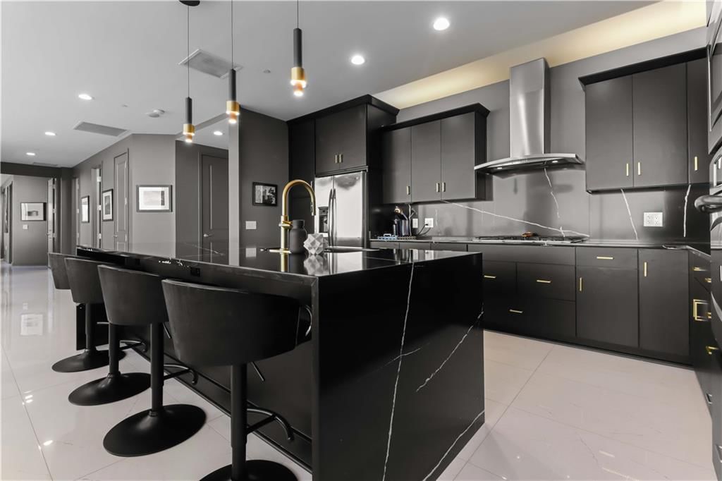 700 W 31st Street — photo 15