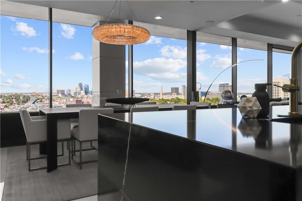 700 W 31st Street — photo 17