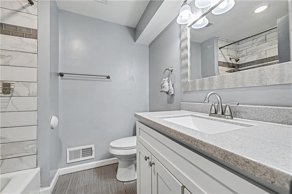 9810 Hardesty Avenue — photo 24