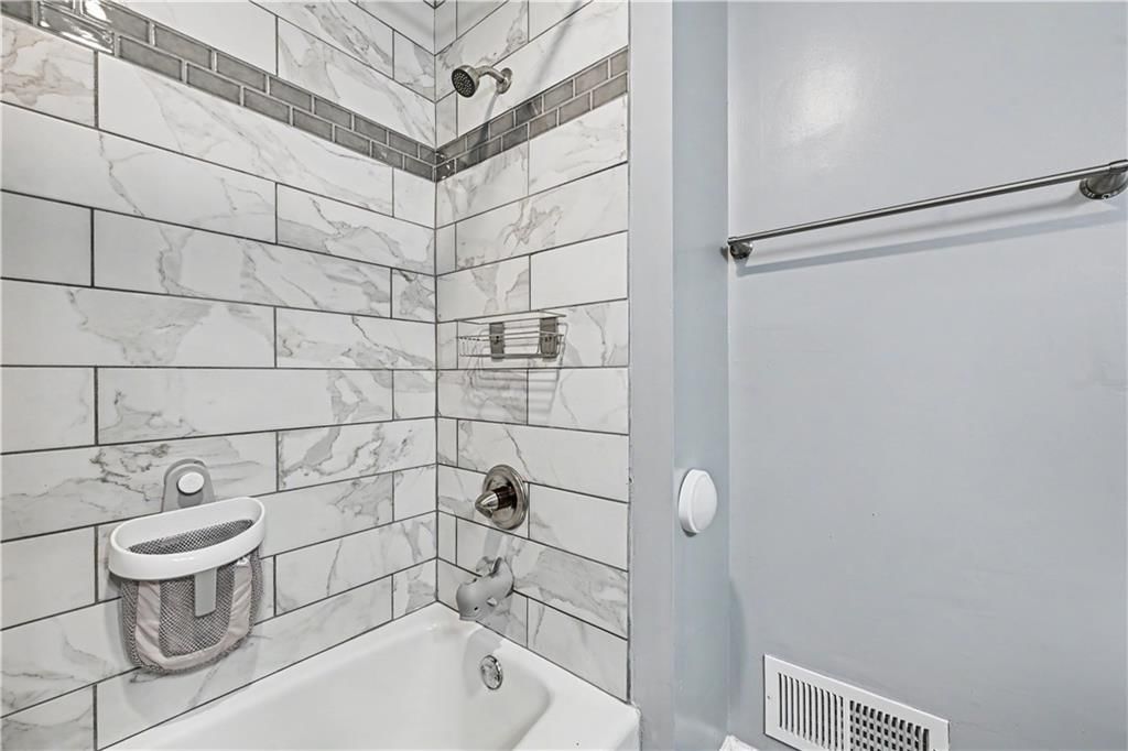 9810 Hardesty Avenue — photo 25