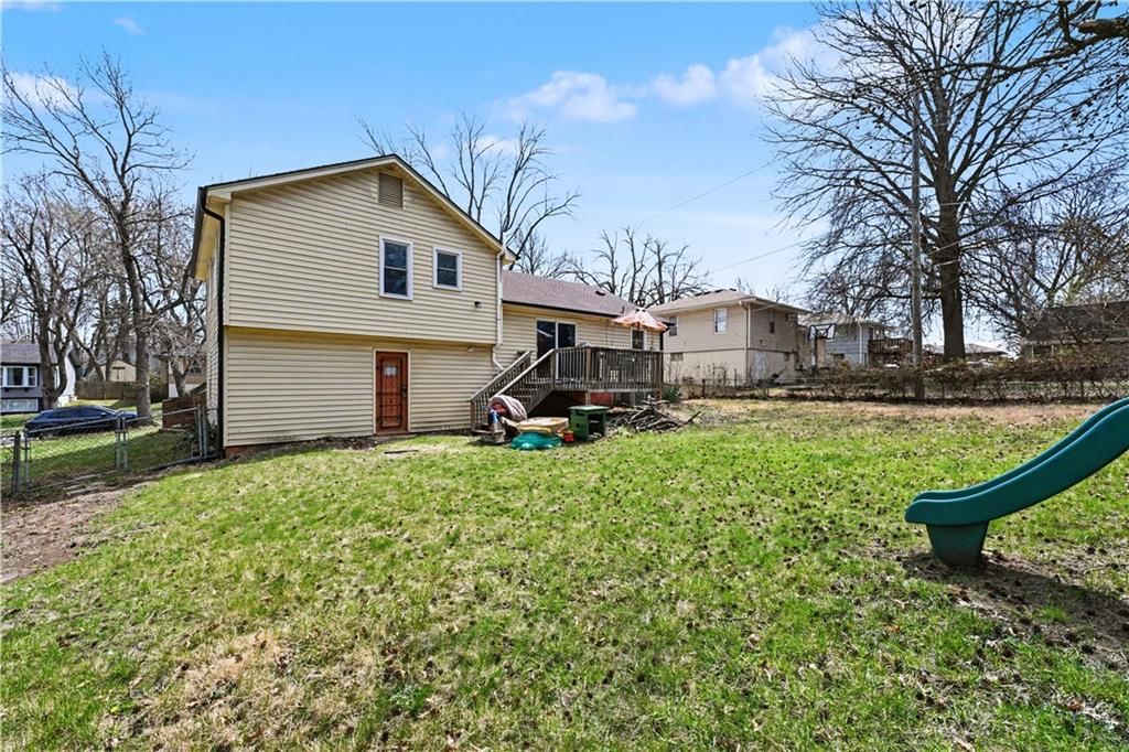 9810 Hardesty Avenue — photo 32