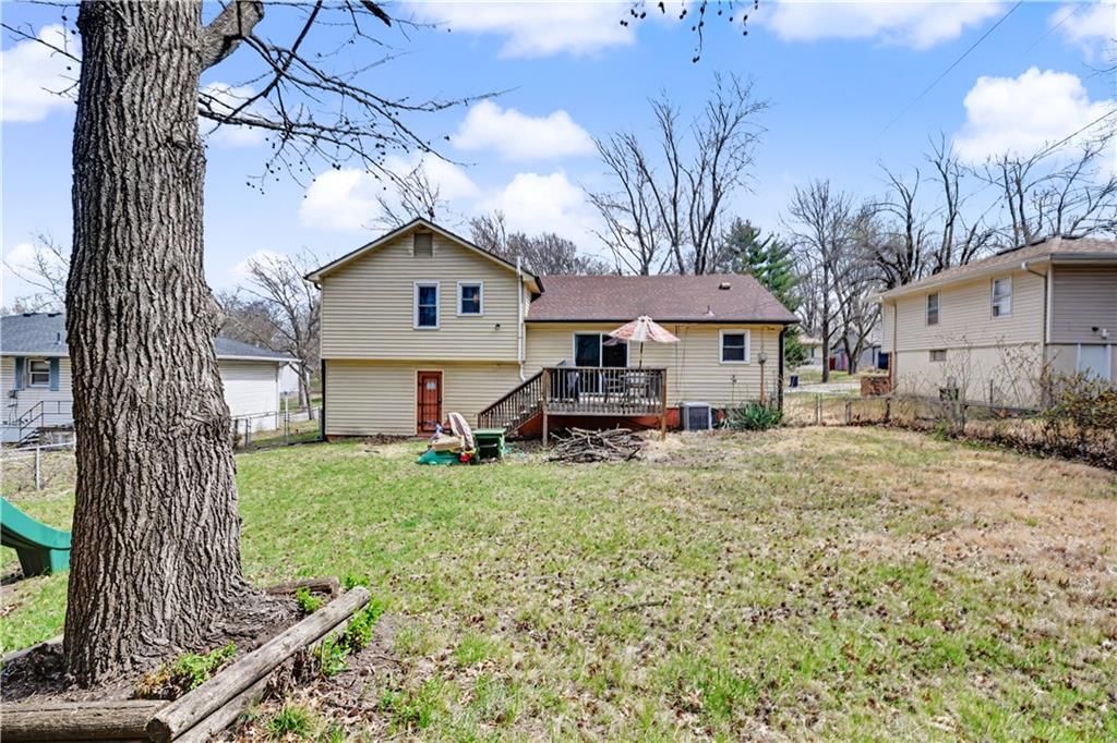 9810 Hardesty Avenue — photo 33