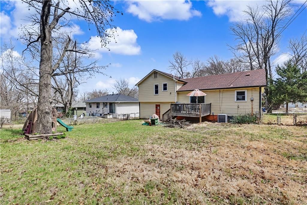9810 Hardesty Avenue — photo 34