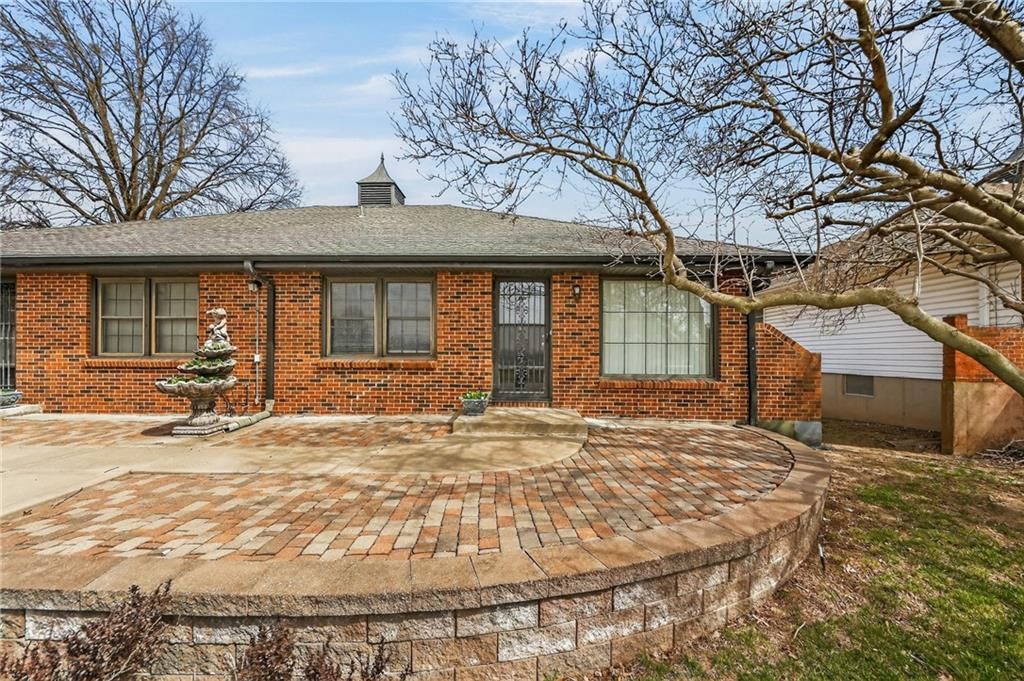 4415 Sterling Avenue — photo 3