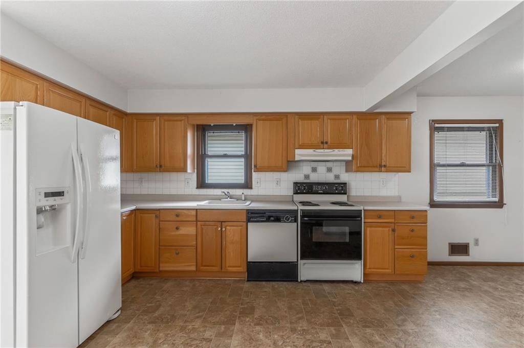 4415 Sterling Avenue — photo 19