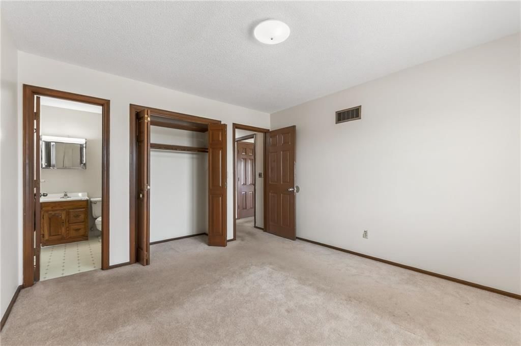 4415 Sterling Avenue — photo 22