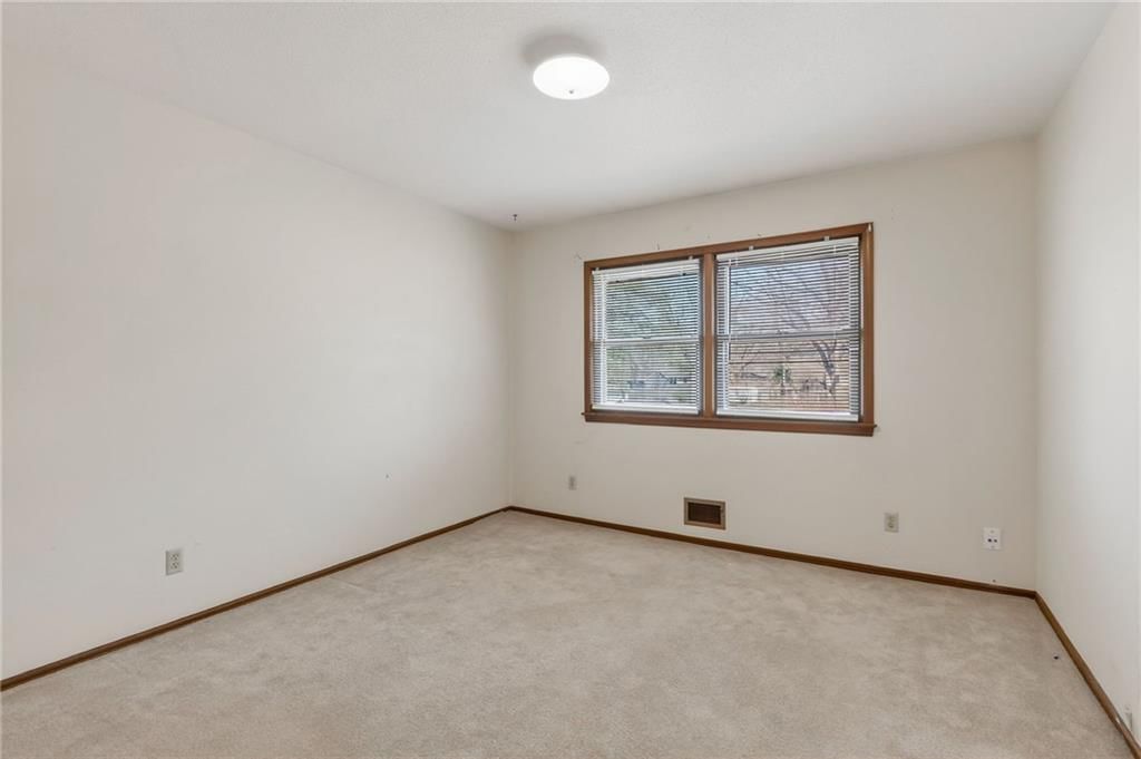 4415 Sterling Avenue — photo 24