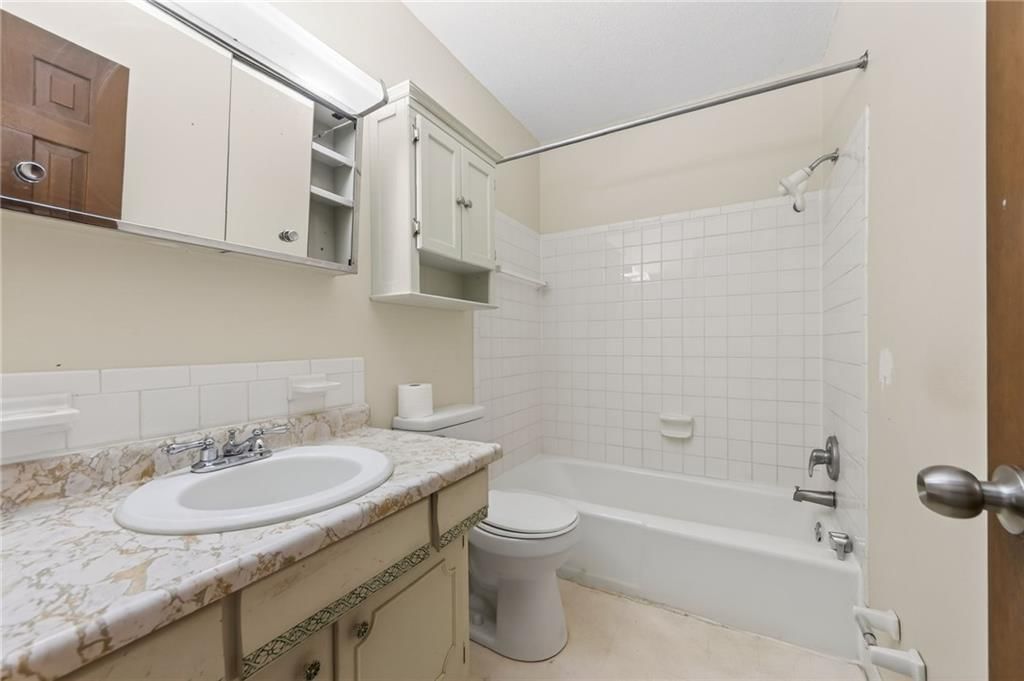 4415 Sterling Avenue — photo 26