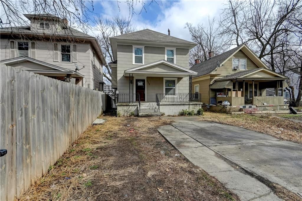 113 N White Avenue — photo 2