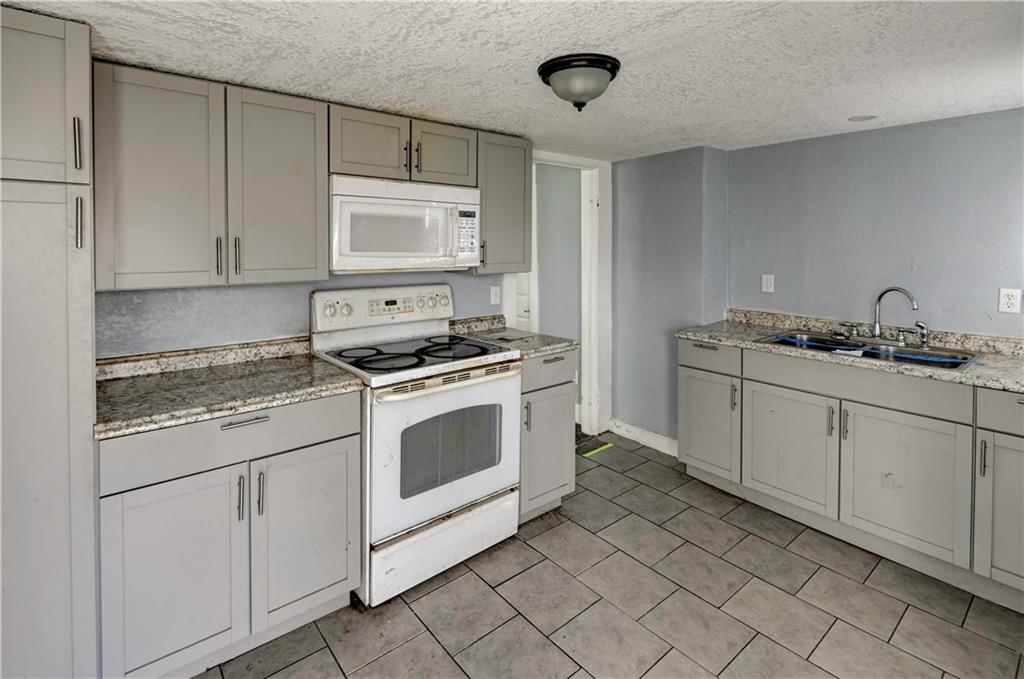 113 N White Avenue — photo 17