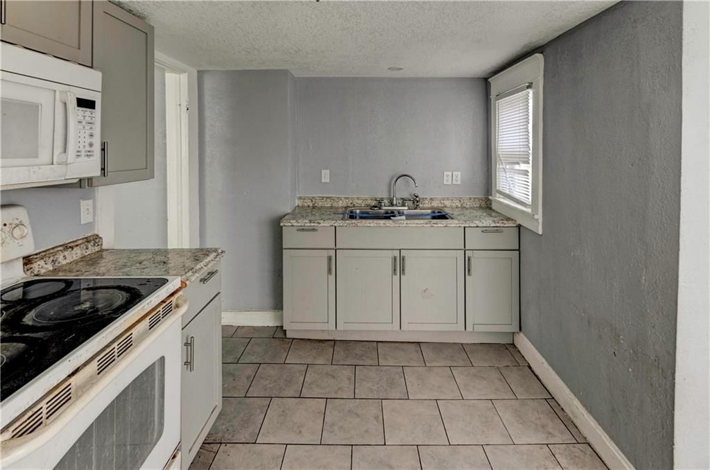 113 N White Avenue — photo 18