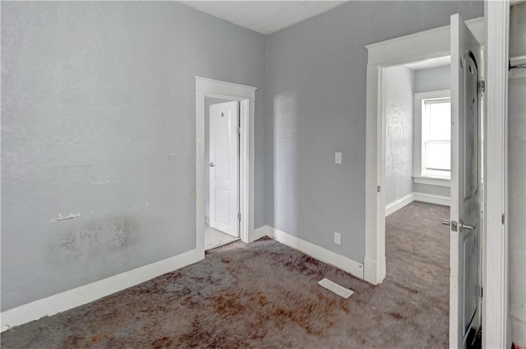 113 N White Avenue — photo 20