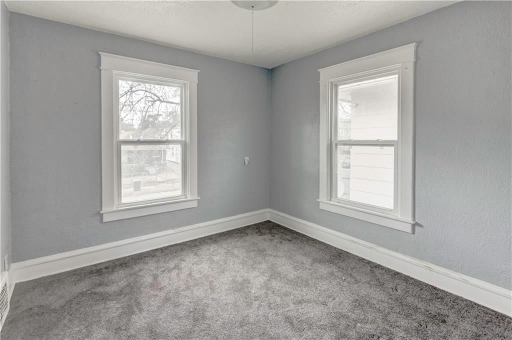 113 N White Avenue — photo 25