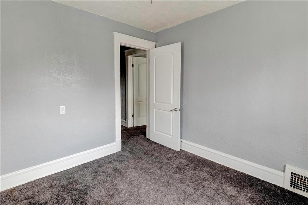 113 N White Avenue — photo 26