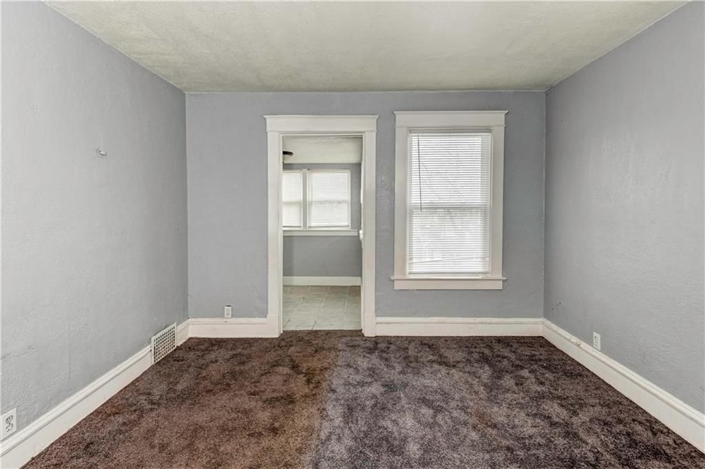 113 N White Avenue — photo 30