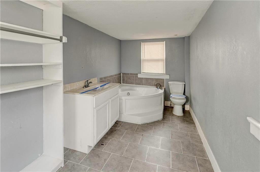 113 N White Avenue — photo 31